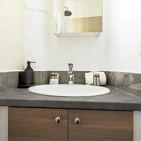 Charming Flat -1br-4p- 17e